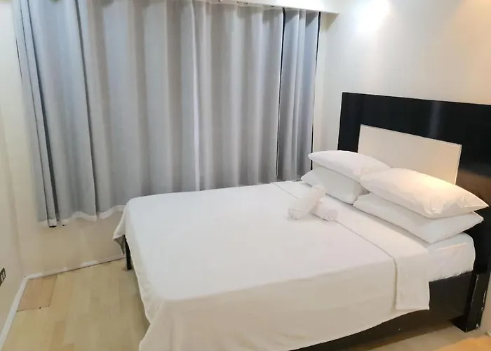 Alpha Grandview Malate 2004 Appartement *